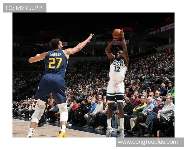 戈贝尔宣布续约爵士，球迷欢欣鼓舞：一颗明星永不落幕